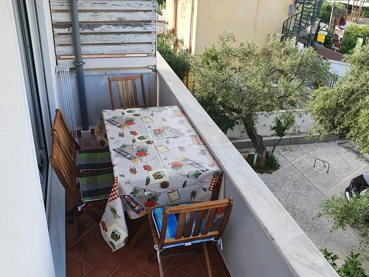 Stella Marina Family Apartment 1 Dhërmi